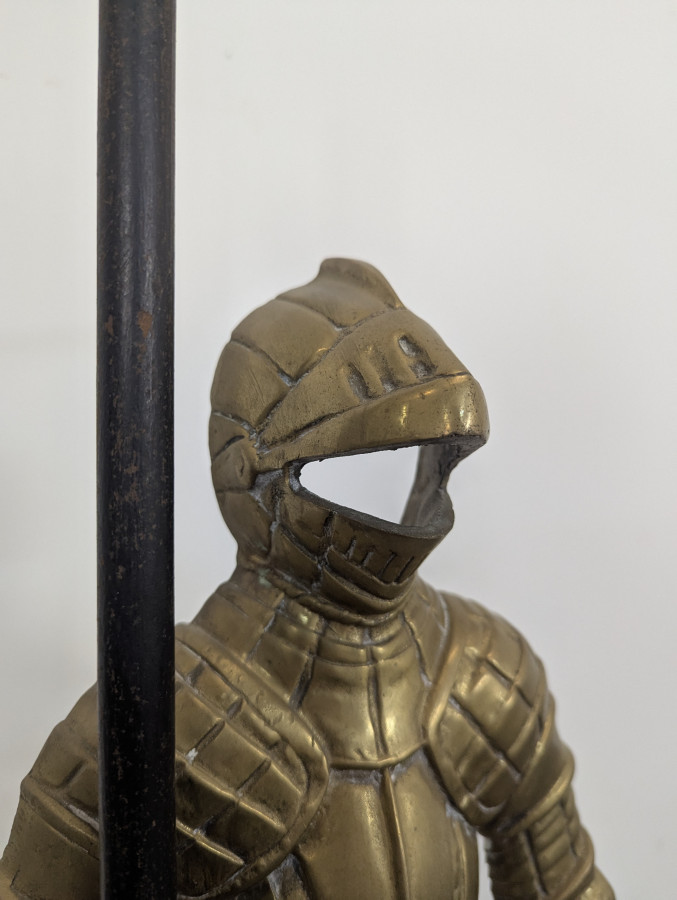 Nécessaire de cheminée en forme d'armure