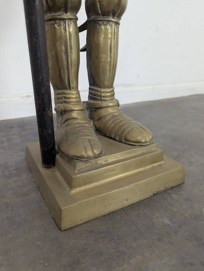 Nécessaire de cheminée en forme d'armure