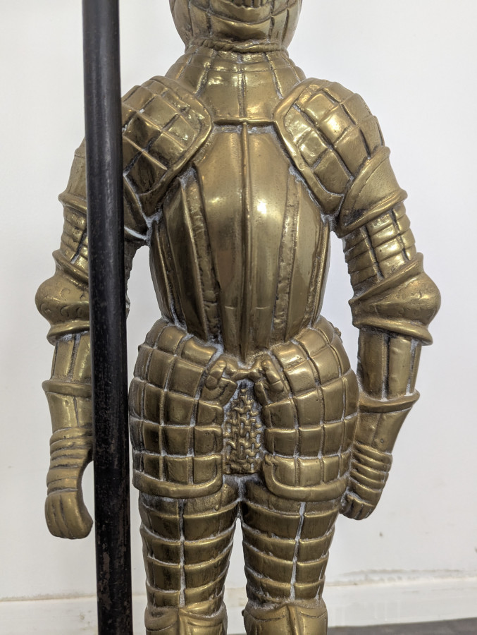 Nécessaire de cheminée en forme d'armure