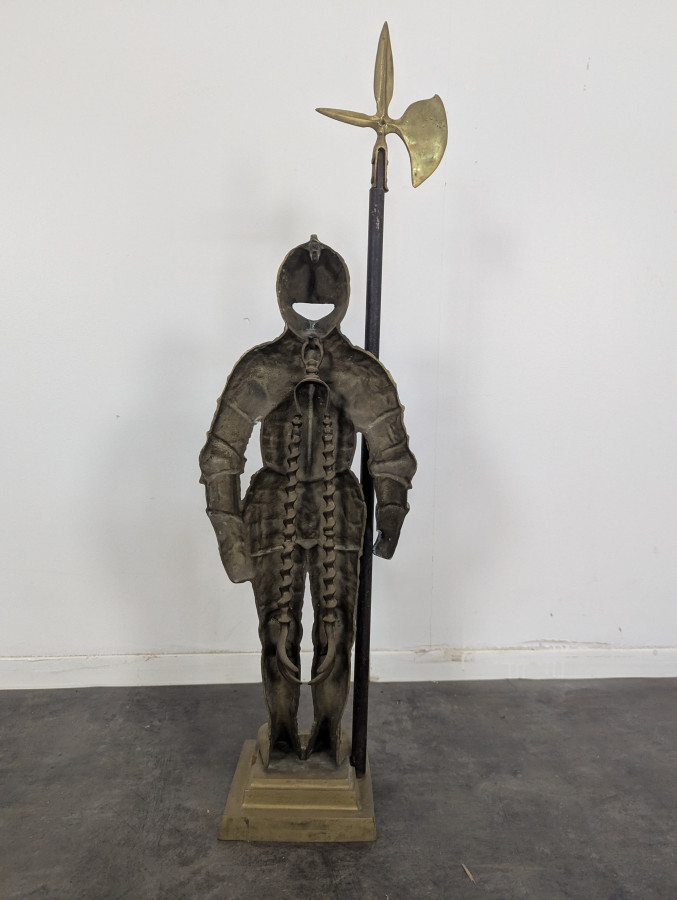 Nécessaire de cheminée en forme d'armure