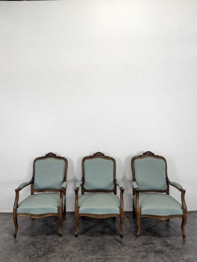 Série de 3 Fauteuils de style Louis XV en chêne