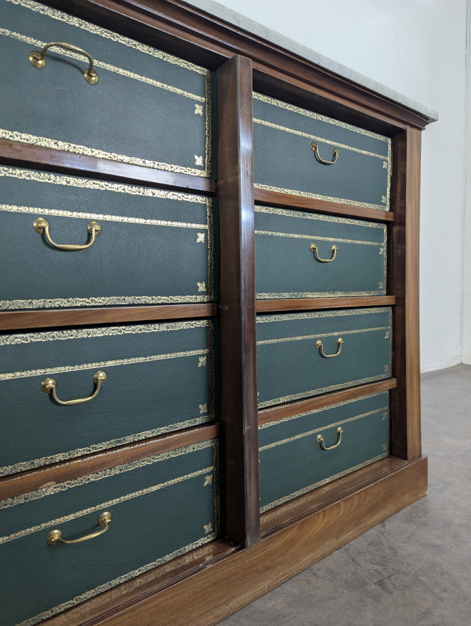 Cartonnier meuble de notaire surmonté d'un marbre de Carrare