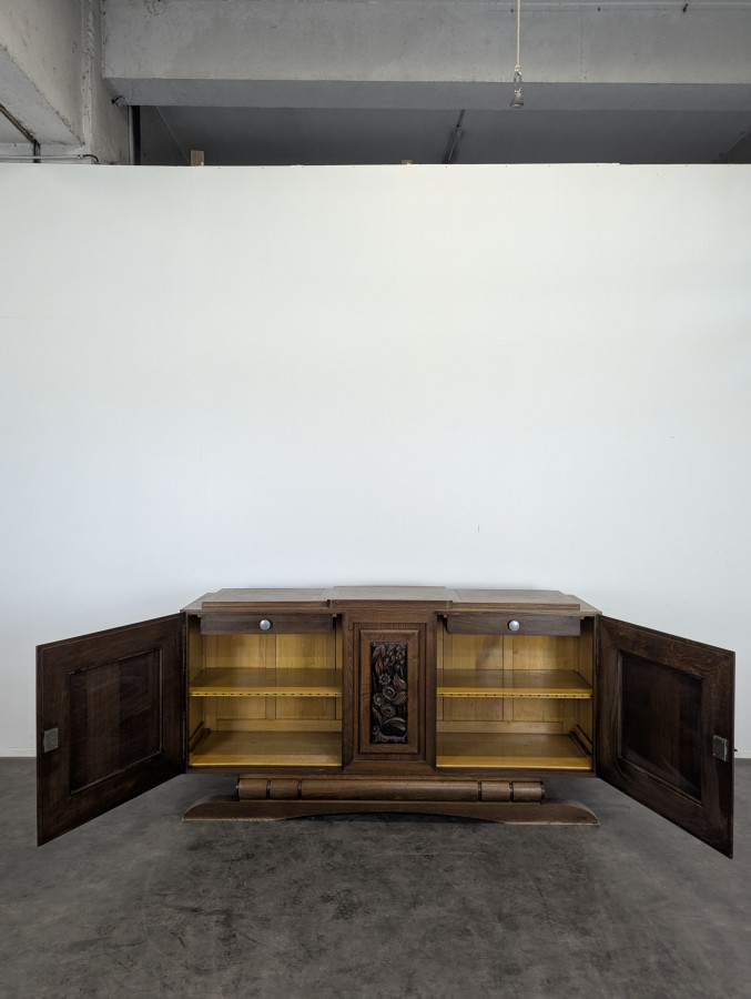 Buffet en chêne attribué à Charles Dudouyt