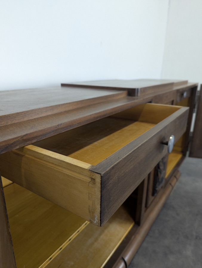 Buffet en chêne attribué à Charles Dudouyt