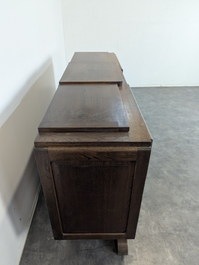 Buffet en chêne attribué à Charles Dudouyt