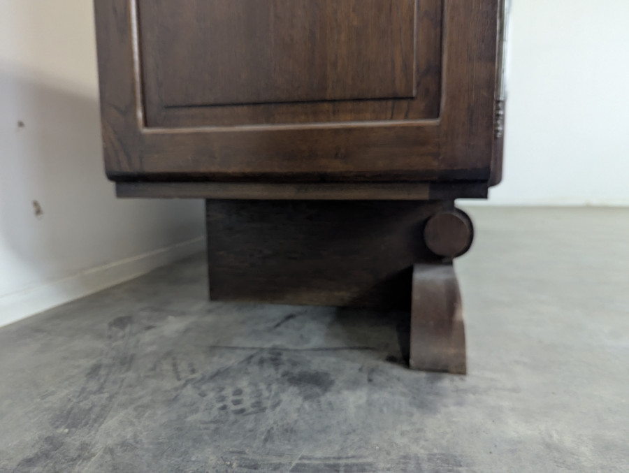 Buffet en chêne attribué à Charles Dudouyt