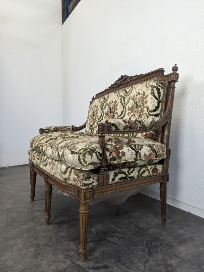 Canapé de style Louis XVI en Noyer
