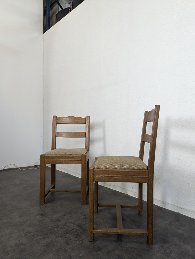 Paire de chaises en chêne des années 40