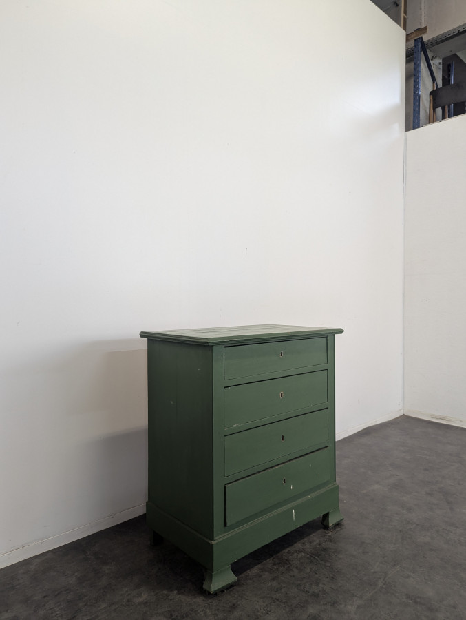 Commode de style restauration patinée verte