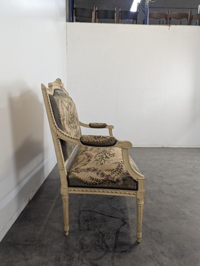 Canapé de style Louis XVI