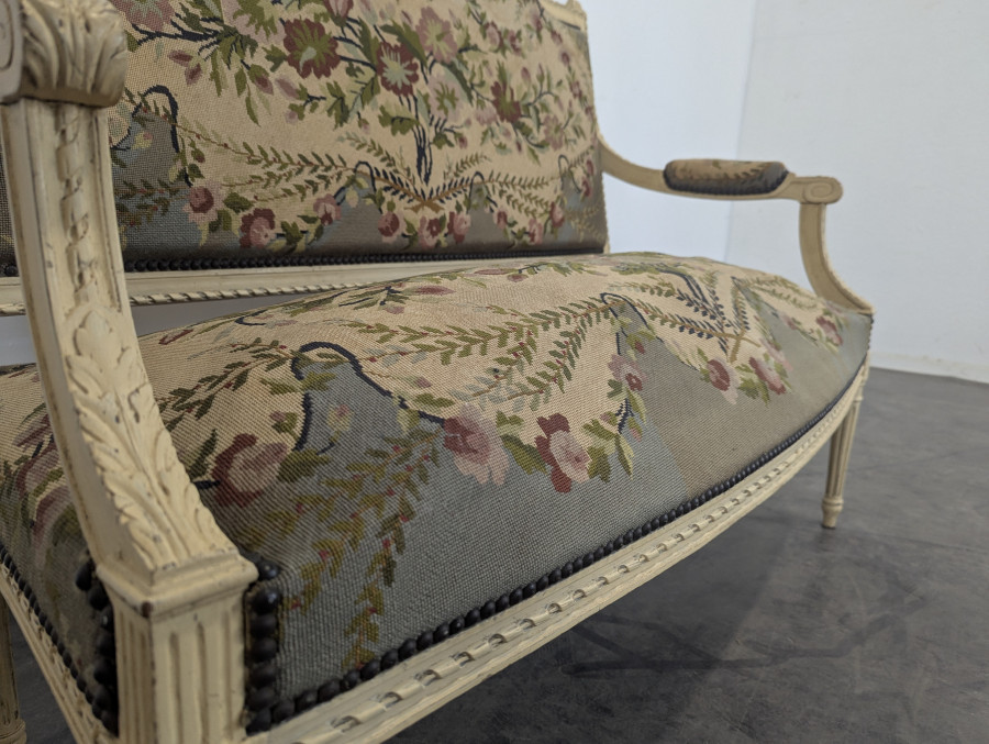 Canapé de style Louis XVI