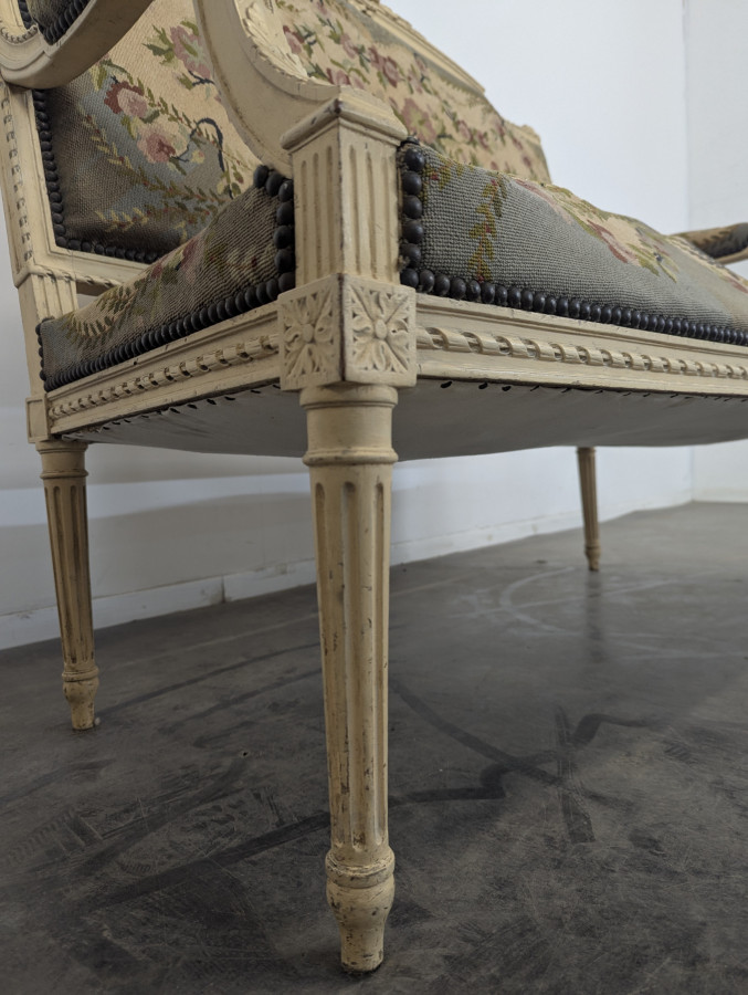 Canapé de style Louis XVI