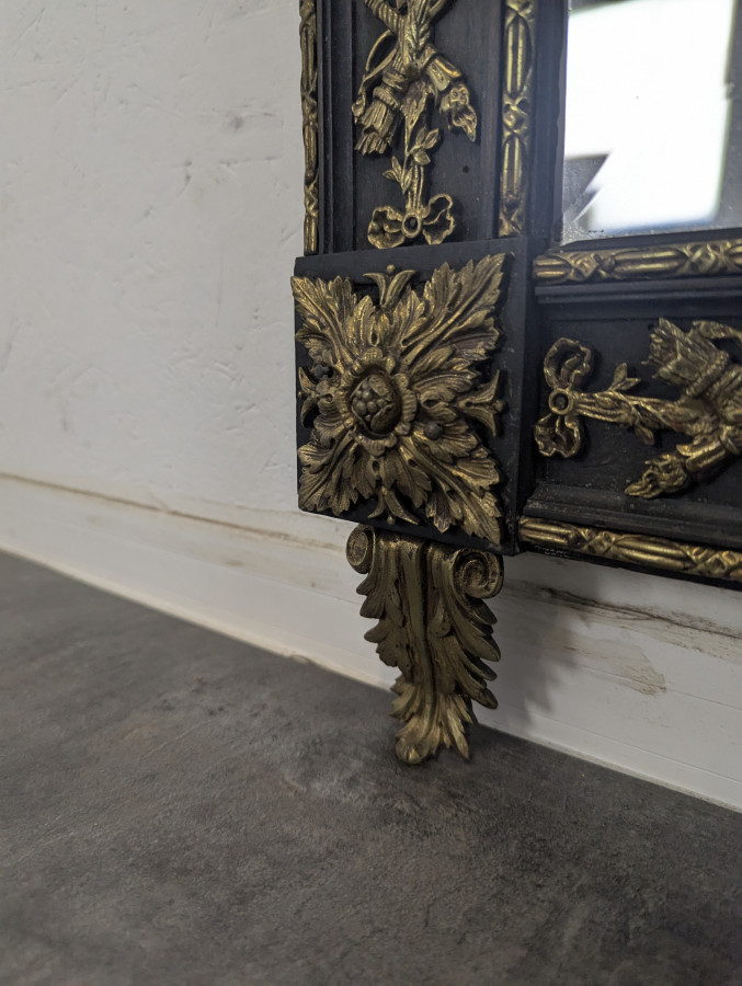 Miroir époque Napoléon III en bois noirci et bronze