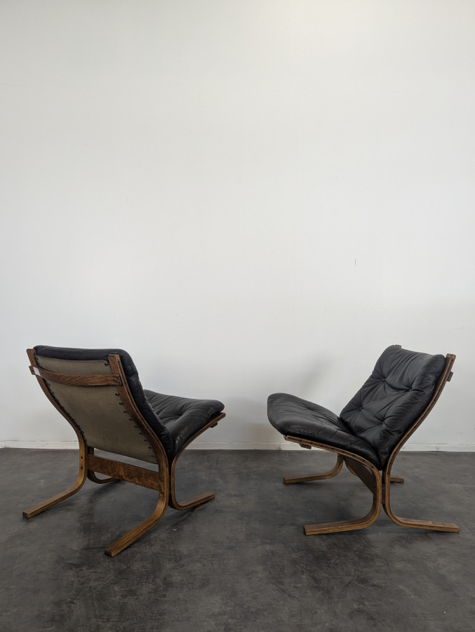 Paire de fauteuils de Ingmar Relling