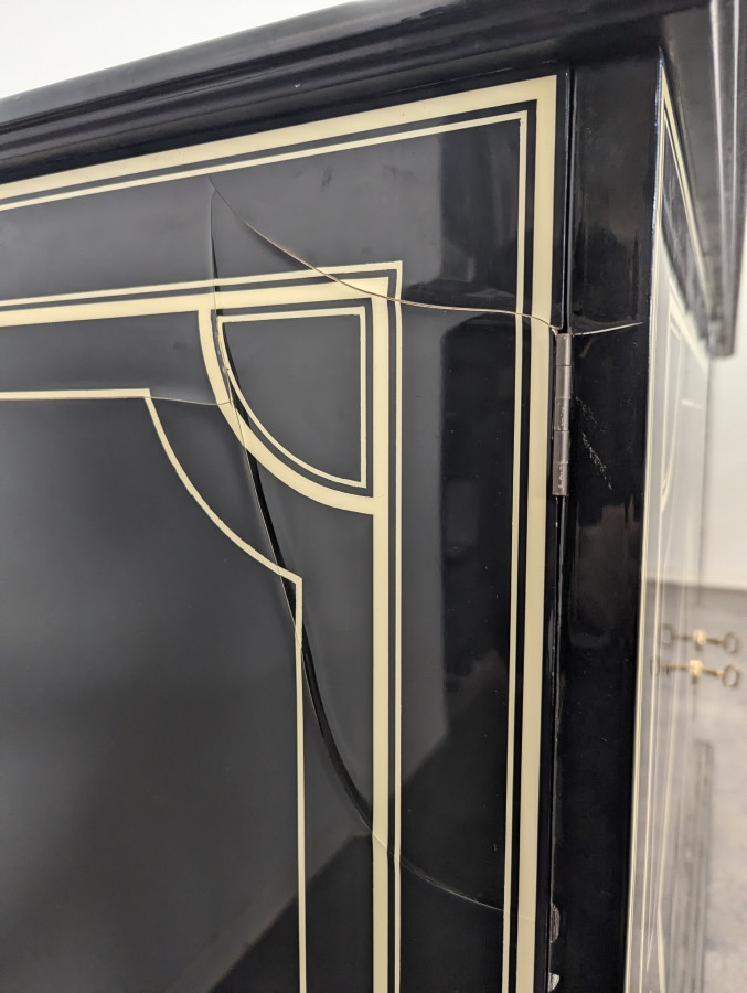 Buffet en trompe l'oeil marqueterie d'os maison Roméo