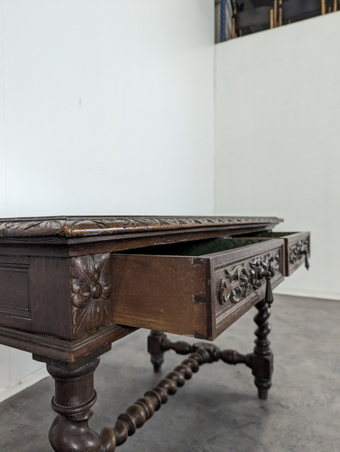 Table bureau de style Louis XIII en chêne