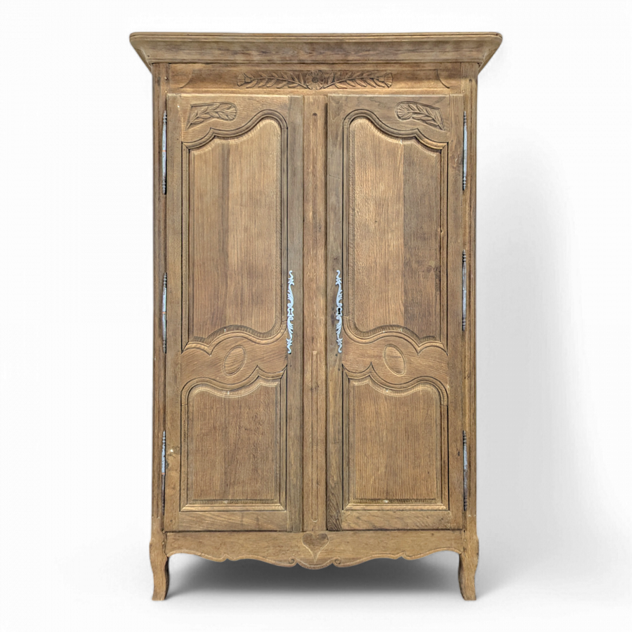 Armoire rustique de mariage en chêne décapé
