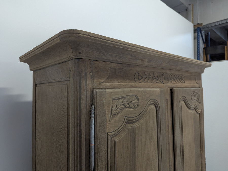 Armoire rustique de mariage en chêne décapé