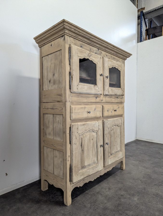 Buffet rustique en pin massif décapé