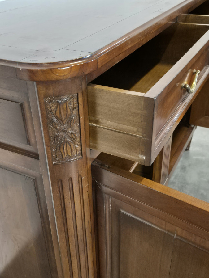 Buffet de style Louis XVI en Merisier