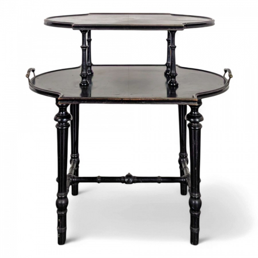 Table à thé en bois noirci époque Napoléon III