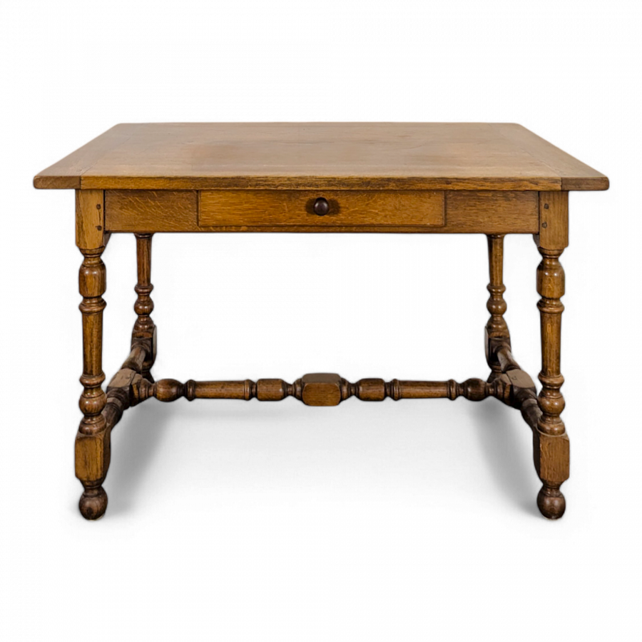 Table de style Louis XIII en chêne
