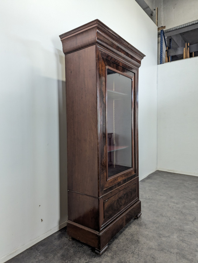 Armoire vitrée d'époque Louis Philippe en Acajou flammé