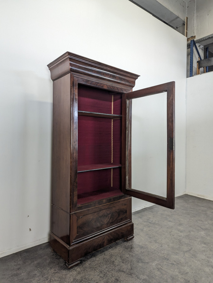 Armoire vitrée d'époque Louis Philippe en Acajou flammé