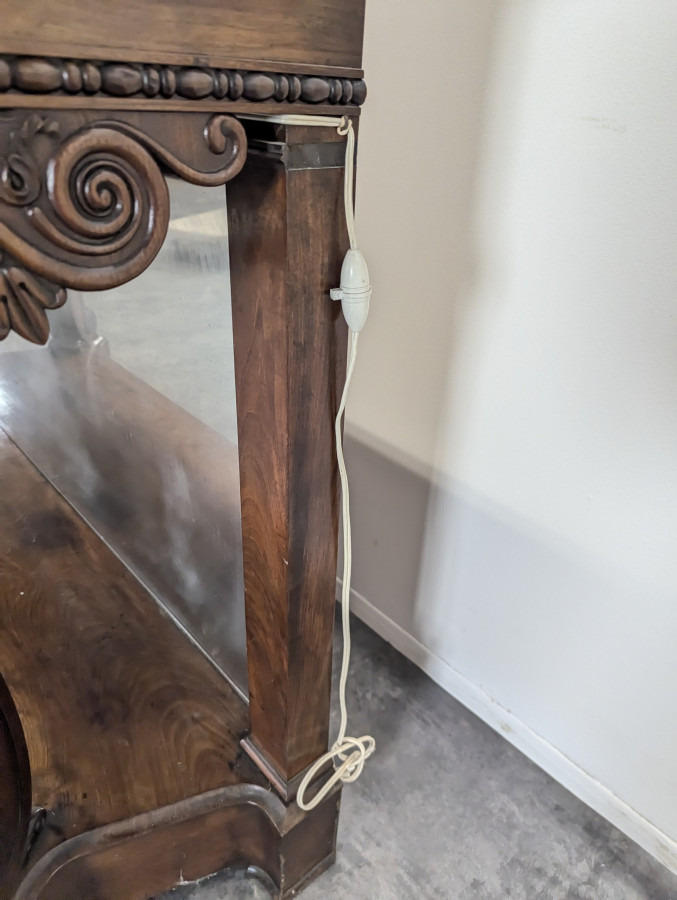 Console à fond de glace d'époque Restauration estampillée Gomien