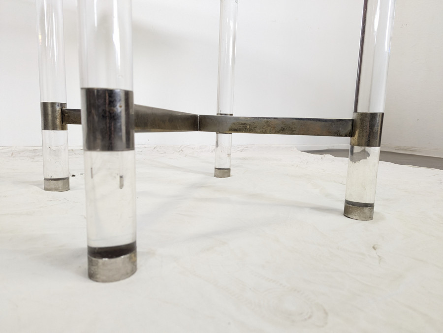 Table en laiton et verre acrylique par Sandro Petti pour Metalarte, 1970