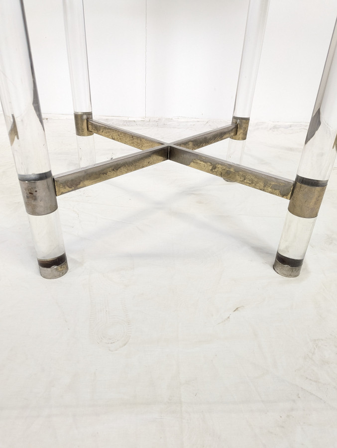 Table en laiton et verre acrylique par Sandro Petti pour Metalarte, 1970