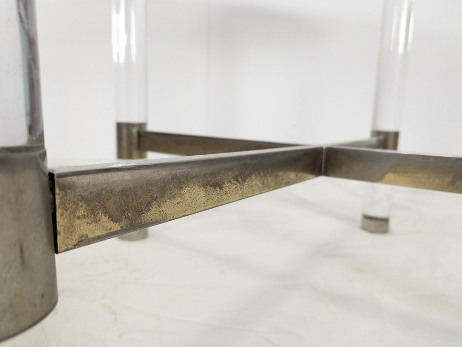 Table en laiton et verre acrylique par Sandro Petti pour Metalarte, 1970