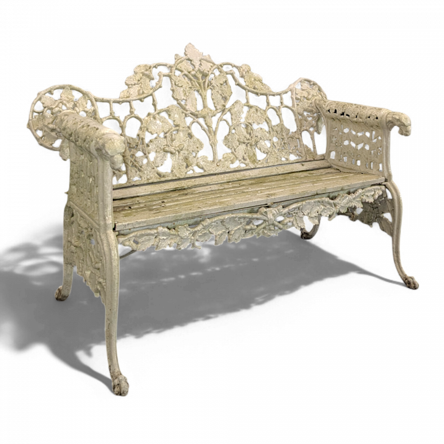 Banc en fonte à décor de feuilles de vignes