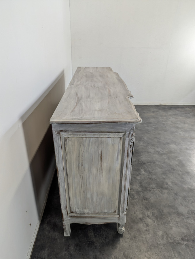 Buffet rustique patiné