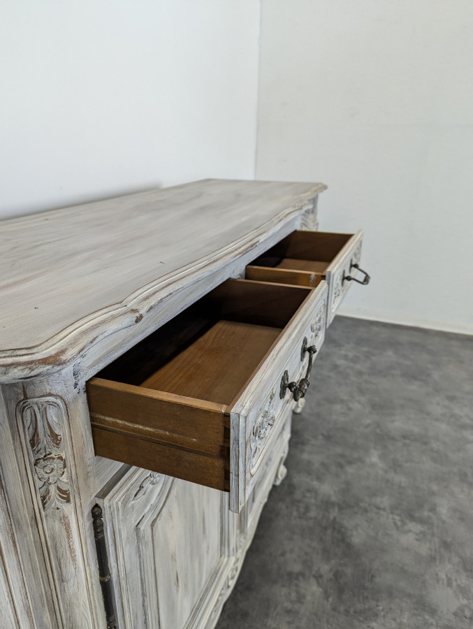Buffet rustique patiné