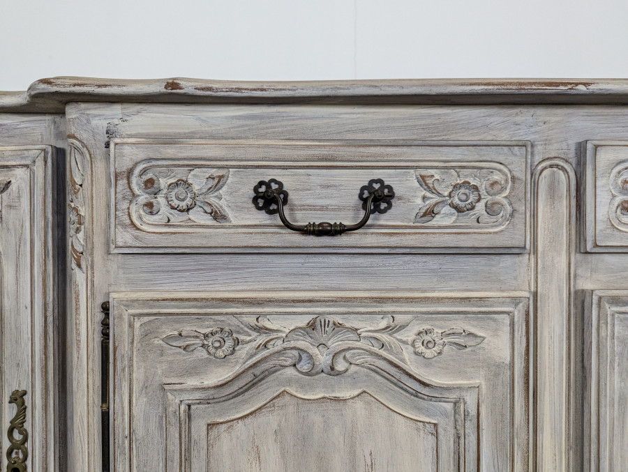 Buffet rustique patiné
