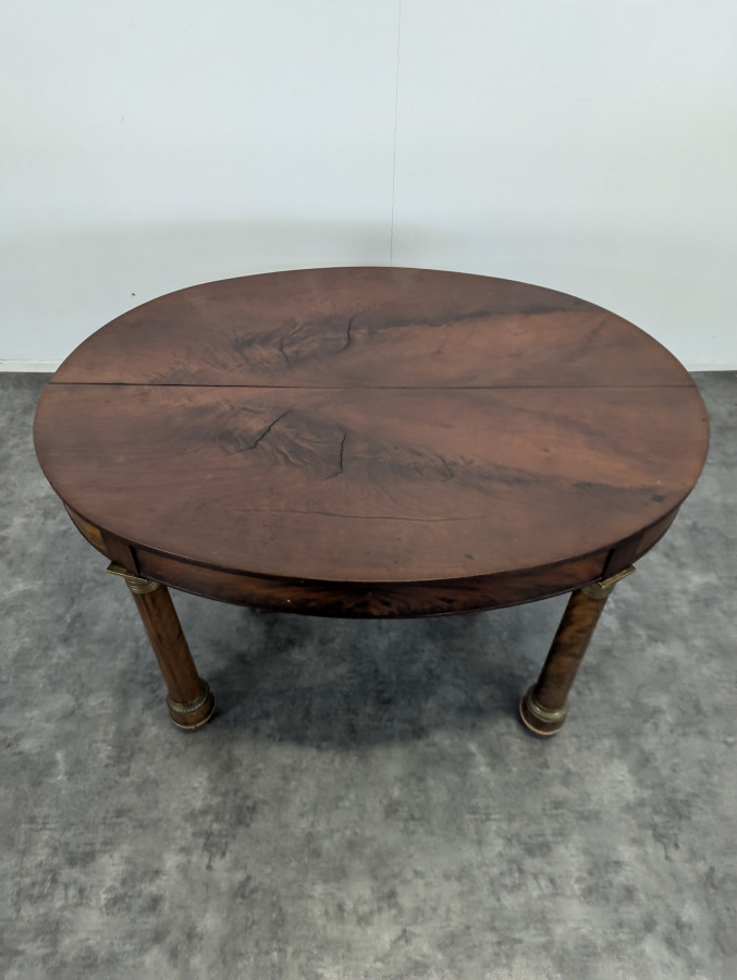 Table à 6 pieds de style Empire en plaquage d'Acajou