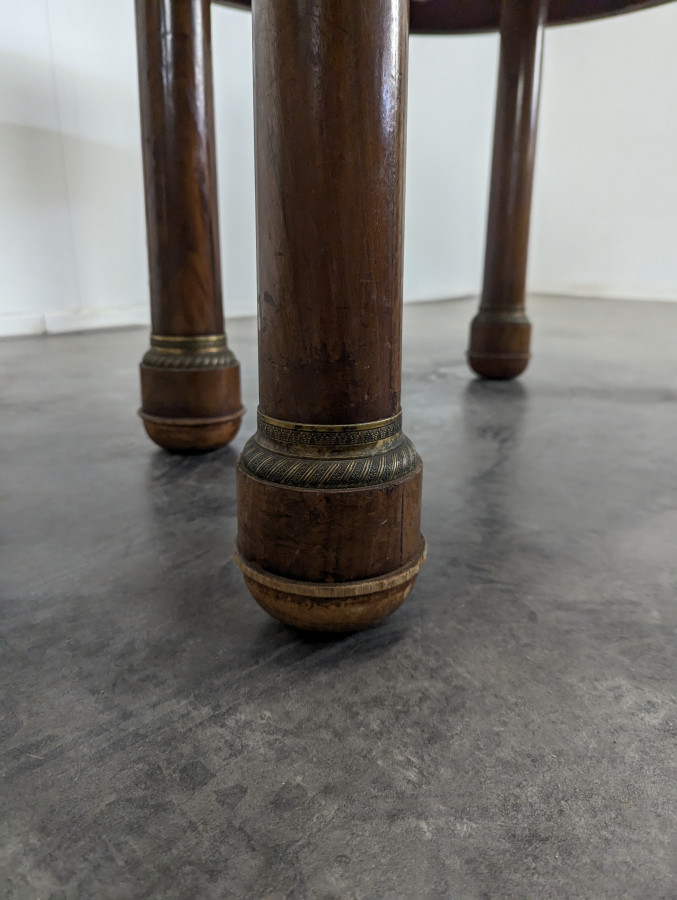 Table à 6 pieds de style Empire en plaquage d'Acajou