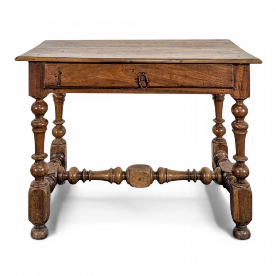 Table d'époque Louis XIII en Noyer