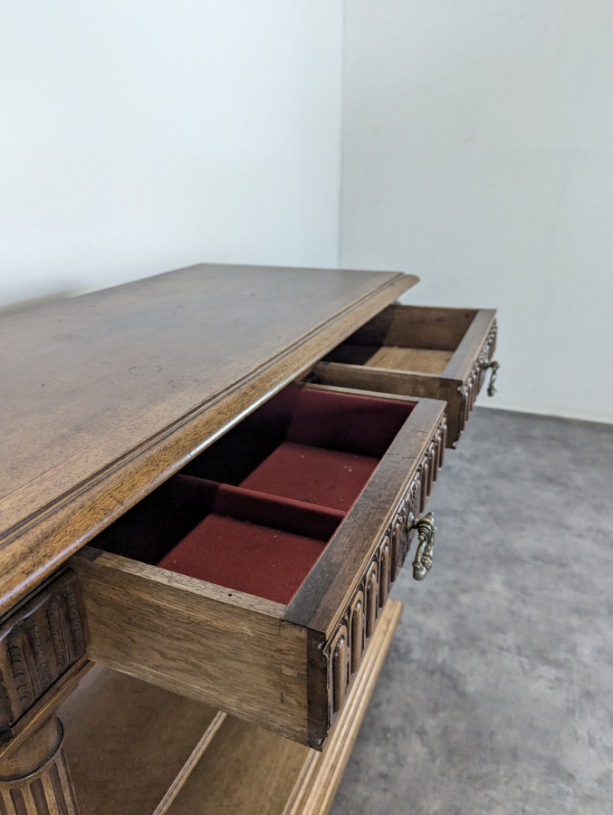 Desserte console de style Henri II en noyer