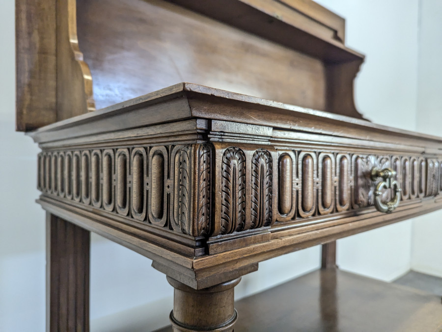 Desserte console de style Henri II en noyer