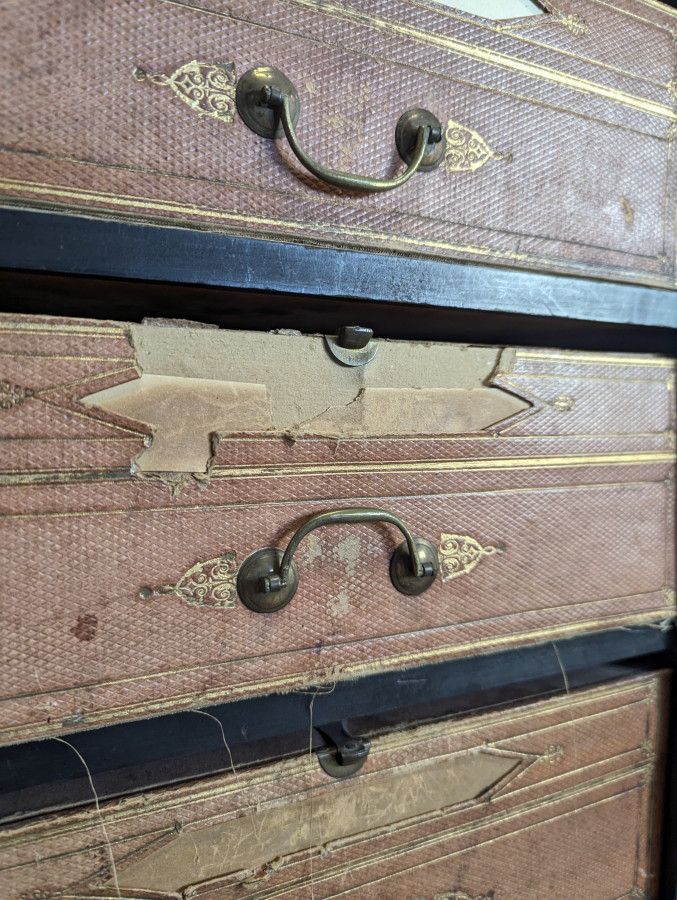 Cartonnier en bois noirci fin XIXe