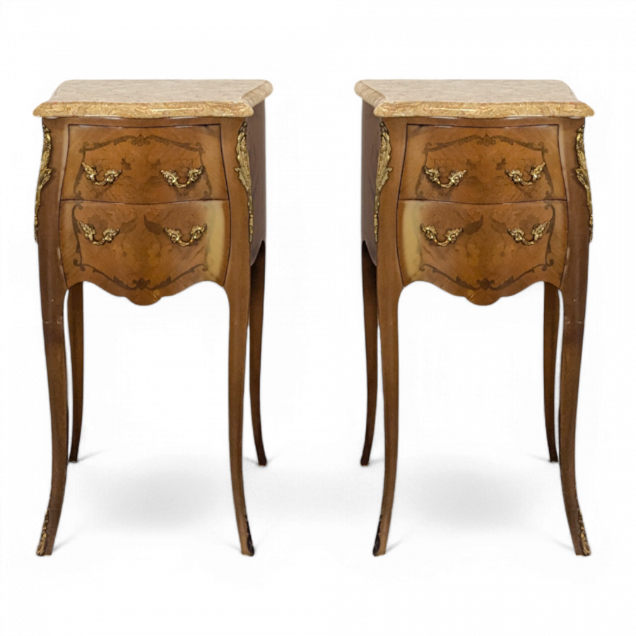 Paire de chevets de style Louis XV en marqueterie de bois de rose