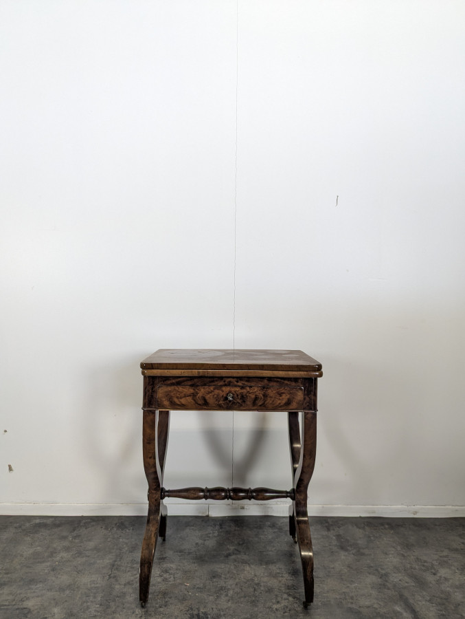 Table à jeu d'époque Restauration en Acajou flammé