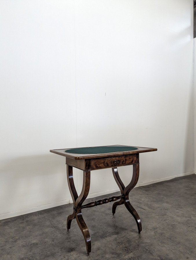Table à jeu d'époque Restauration en Acajou flammé