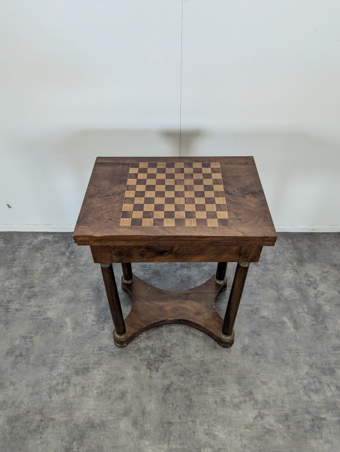 Table à jeu de style Empire en Acajou
