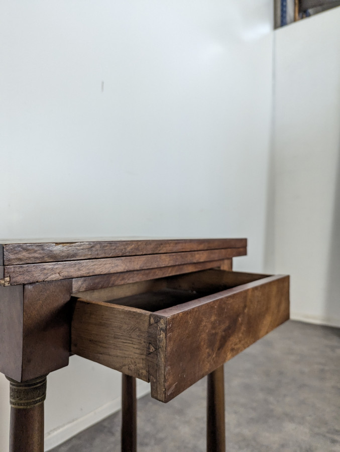 Table à jeu de style Empire en Acajou