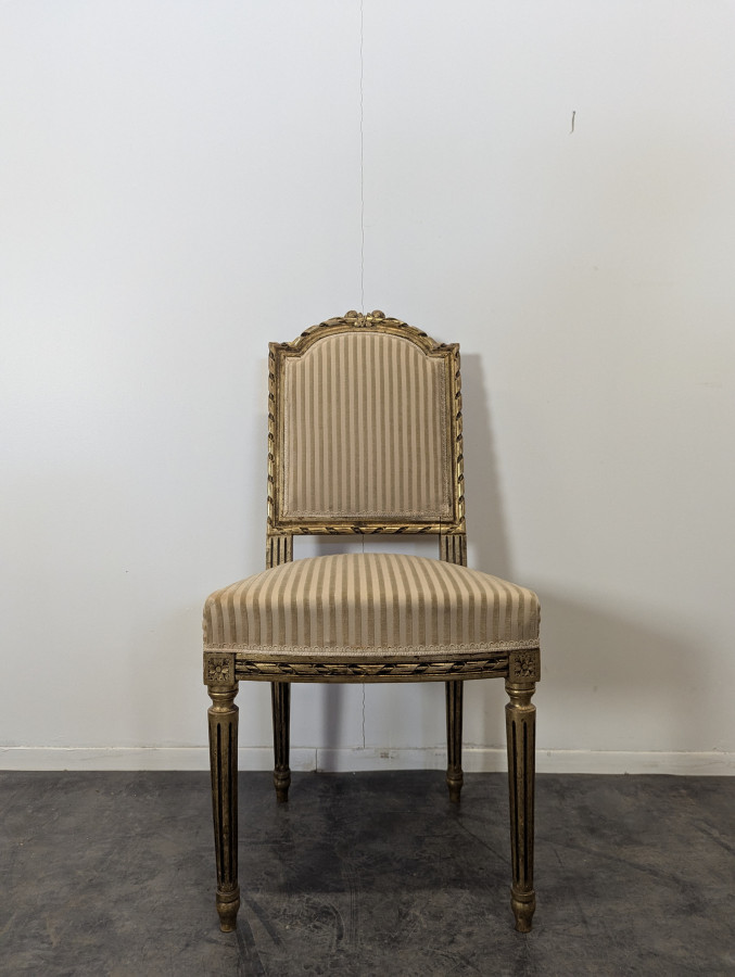 Salon en bois doré de style Louis XVI