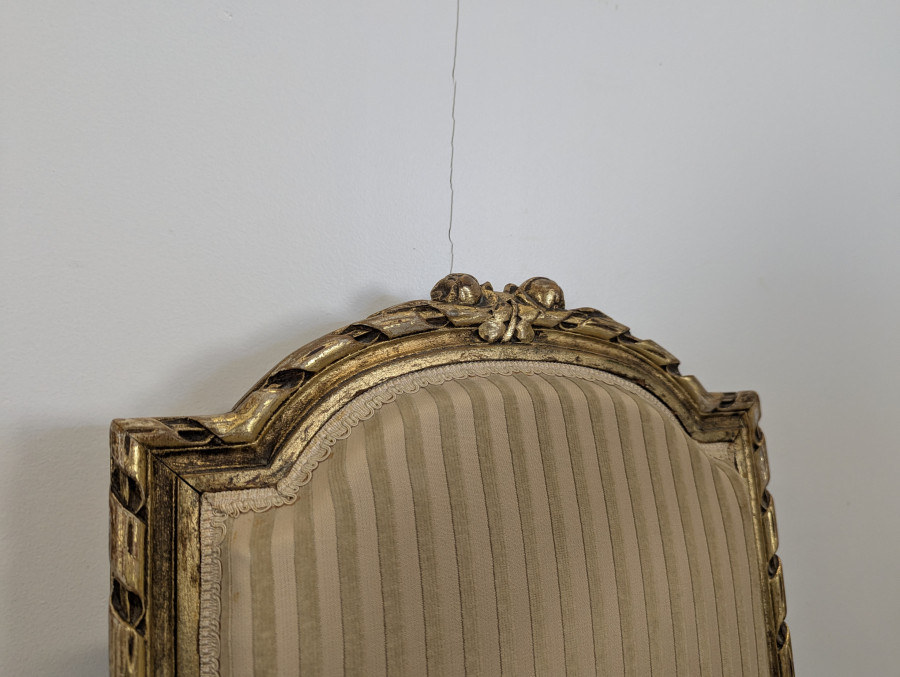 Salon en bois doré de style Louis XVI