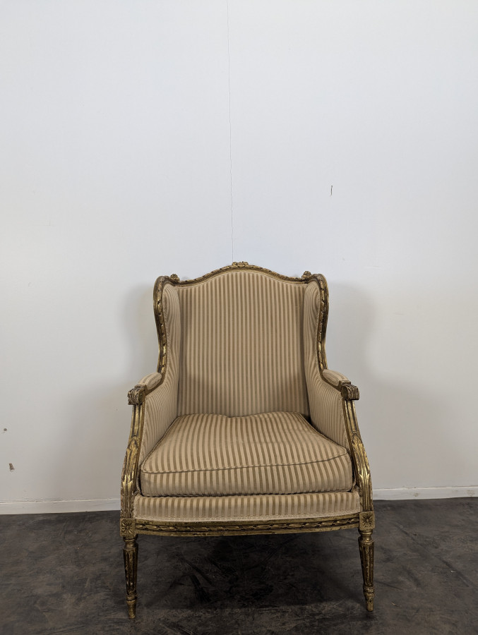 Salon en bois doré de style Louis XVI